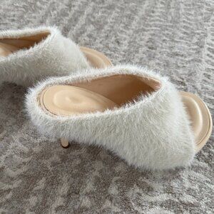JACQUEMUS FLUFFY SLIDE MULES